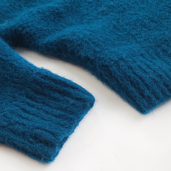 Women's Fuzzy Oversized Cropped Sweater Teal Blue/Green Crew Neck - Picture 3 of 5